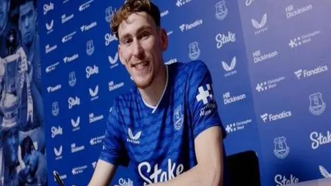 那不勒斯主席对奥斯梅恩留队有信心，即便离队亦将寻得优秀替代者！